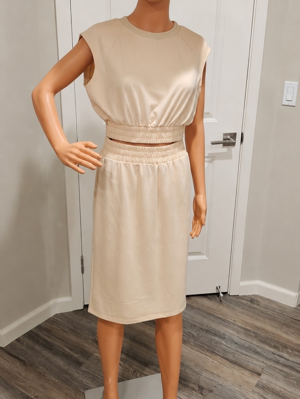 Sleeveless Cream Elastic-Waist Midi Skirt Set